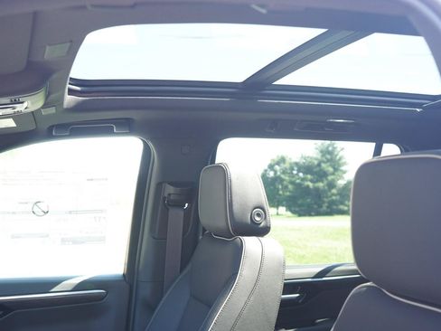 New 2026 Chevrolet Tahoe Premier w/ Sun And Tow Package AWD/4WD image 26