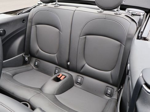 Used 2022 MINI Cooper Convertible w/ Premium Package FWD image 32