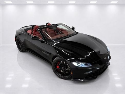 Used 2021 Aston Martin V8 Vantage Roadster RWD image 7