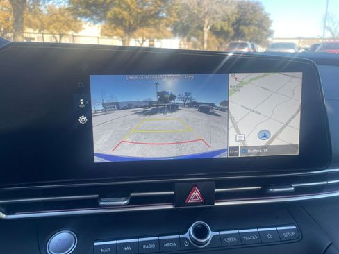 Used 2025 Hyundai Elantra SEL image 25