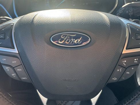 Used 2015 Ford Edge Titanium image 19