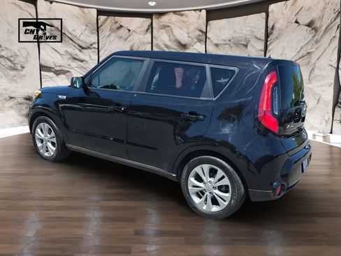 Used 2016 Kia Soul + FWD image 7
