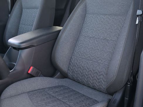 Used 2024 Chevrolet Equinox LT image 18