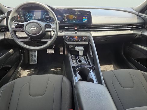 Used 2025 Hyundai Elantra SEL FWD image 11