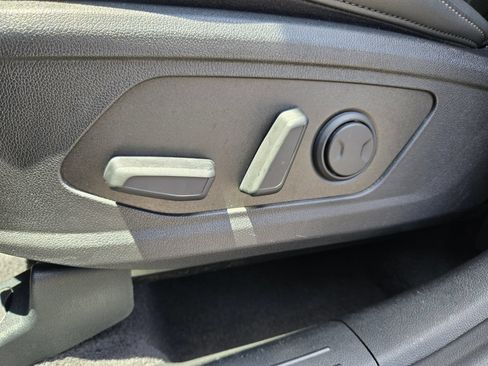 Used 2025 Kia Sorento S w/ Panoramic Sunroof Package FWD image 23