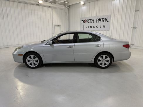 Used 2005 Lexus ES 330 image 2