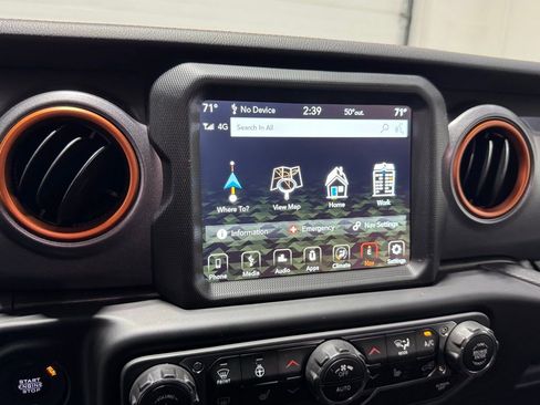 Used 2022 Jeep Gladiator Mojave w/ LED Lighting Group AWD/4WD image 27