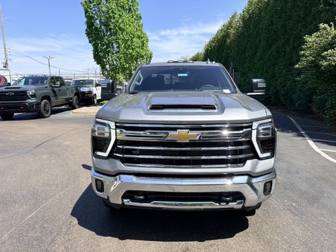 New 2026 Chevrolet Silverado 3500 LTZ w/ LTZ Convenience Package AWD/4WD image 3