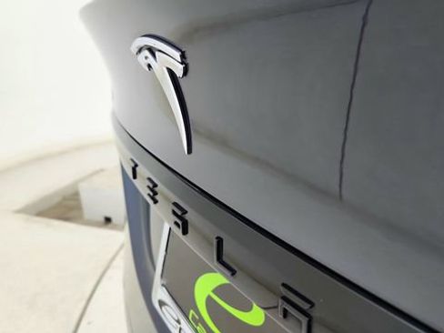 Used 2023 Tesla Model X image 16