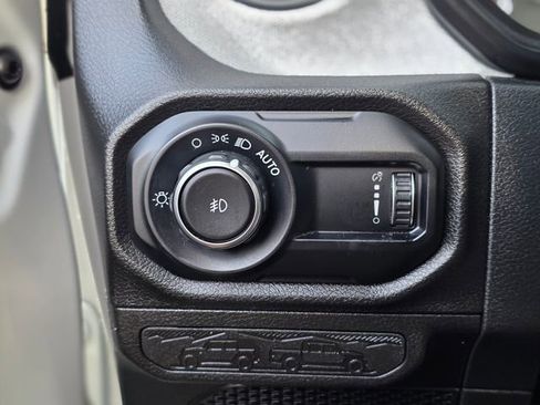 Used 2024 Jeep Wrangler Sport S image 40