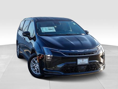 New 2027 Chrysler Pacifica Select FWD image 2