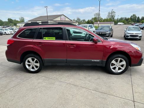 Used 2013 Subaru Outback 2.5i Premium w/ All-Weather Pkg AWD/4WD image 4