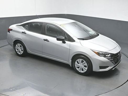 Used 2025 Nissan Versa S w/ Trunk Package FWD image 39