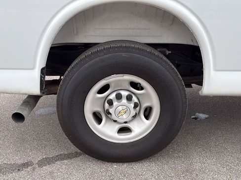 Used 2025 Chevrolet Express 2500 Extended w/ Driver Convenience Package RWD image 13