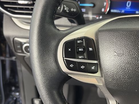 Used 2023 Ford Explorer XLT w/ Equipment Group 202A AWD/4WD image 7