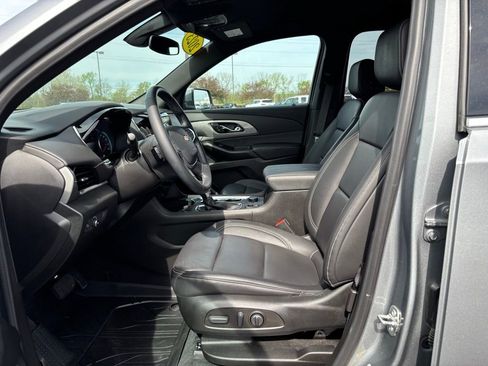 Used 2023 Chevrolet Traverse LT w/ LPO, Floor Liner Package image 15