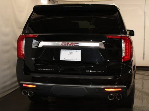 Used 2022 GMC Yukon XL Denali w/ Denali Premium Package image 7