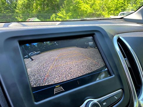 Used 2019 Chevrolet Equinox LT FWD image 23