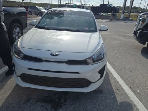 Used 2021 Kia Rio S FWD image 2