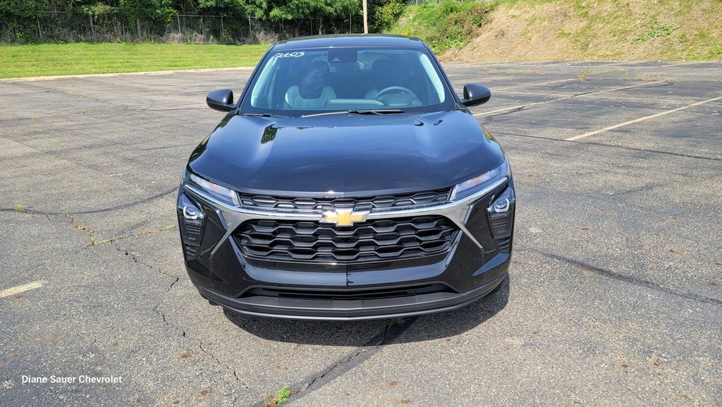 New 2026 Chevrolet Trax LS FWD image 4