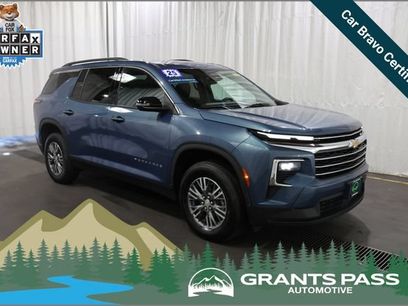 Certified 2025 Chevrolet Traverse LT