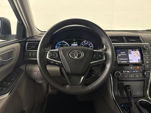 Used 2017 Toyota Camry XLE w/ Moonroof Package FWD image 35