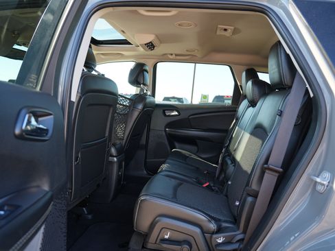 Used 2019 Dodge Journey Crossroad w/ Nav & Sun Group AWD/4WD image 18