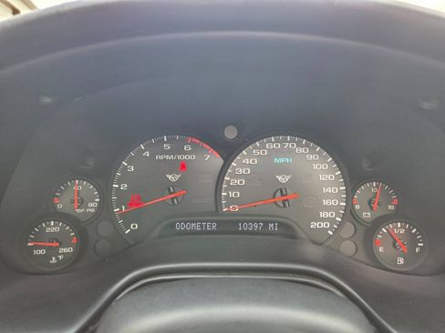 Used 2004 Chevrolet Corvette Convertible w/ Preferred Equipment Group RWD image 9