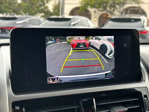 Used 2023 Lexus GX 460 Premium w/ Premium Package image 23