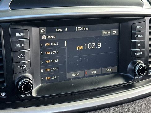 Used 2020 Kia Sorento EX image 18