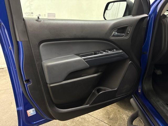 Used 2018 Chevrolet Colorado Z71 AWD/4WD image 27
