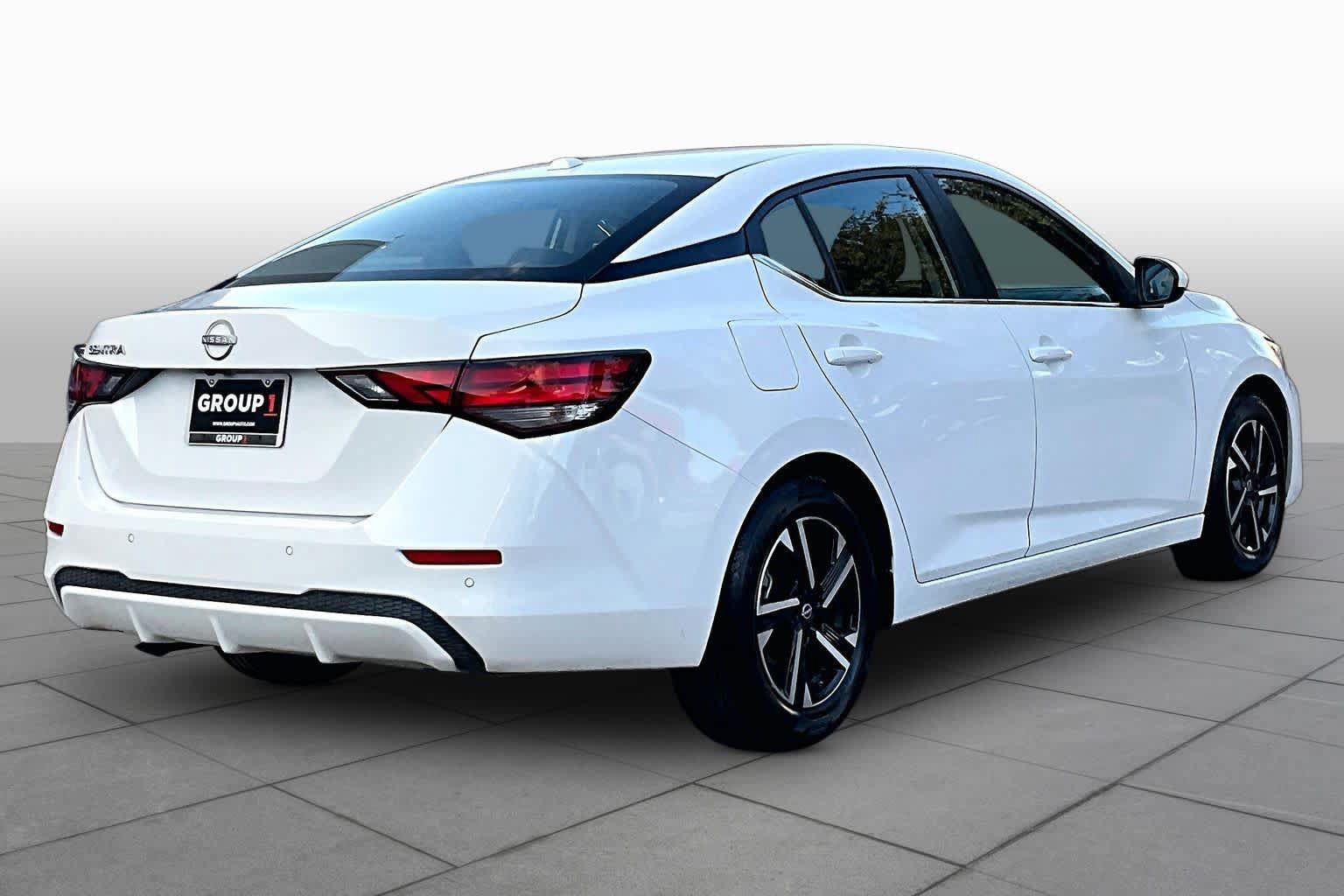Used 2025 Nissan Sentra SV FWD image 13