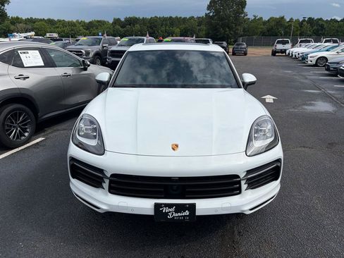 Used 2023 Porsche Cayenne AWD/4WD image 13