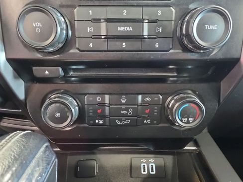 Used 2016 Ford F150 XLT w/ Equipment Group 302A Luxury AWD/4WD image 29