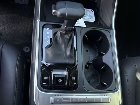 New 2026 Kia Carnival EX FWD image 34
