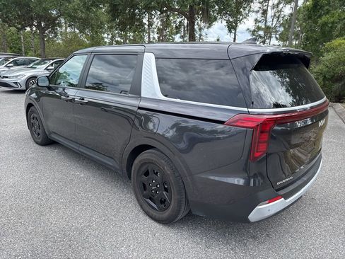 Used 2025 Kia Carnival FWD image 12