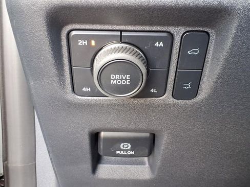 Certified 2025 Ford Expedition Max Platinum image 13