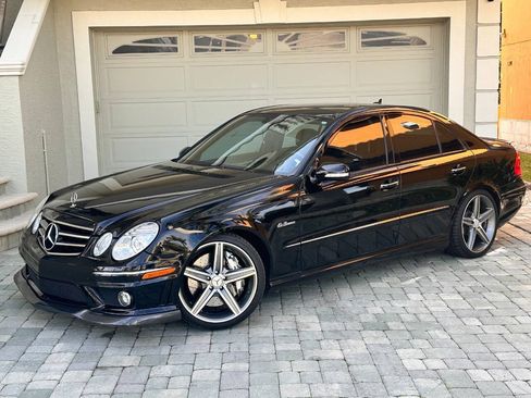 Used 2008 Mercedes-Benz E 63 AMG Sedan image 4