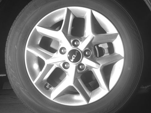 Used 2025 Kia Soul LX w/ LX Technology Package FWD image 13