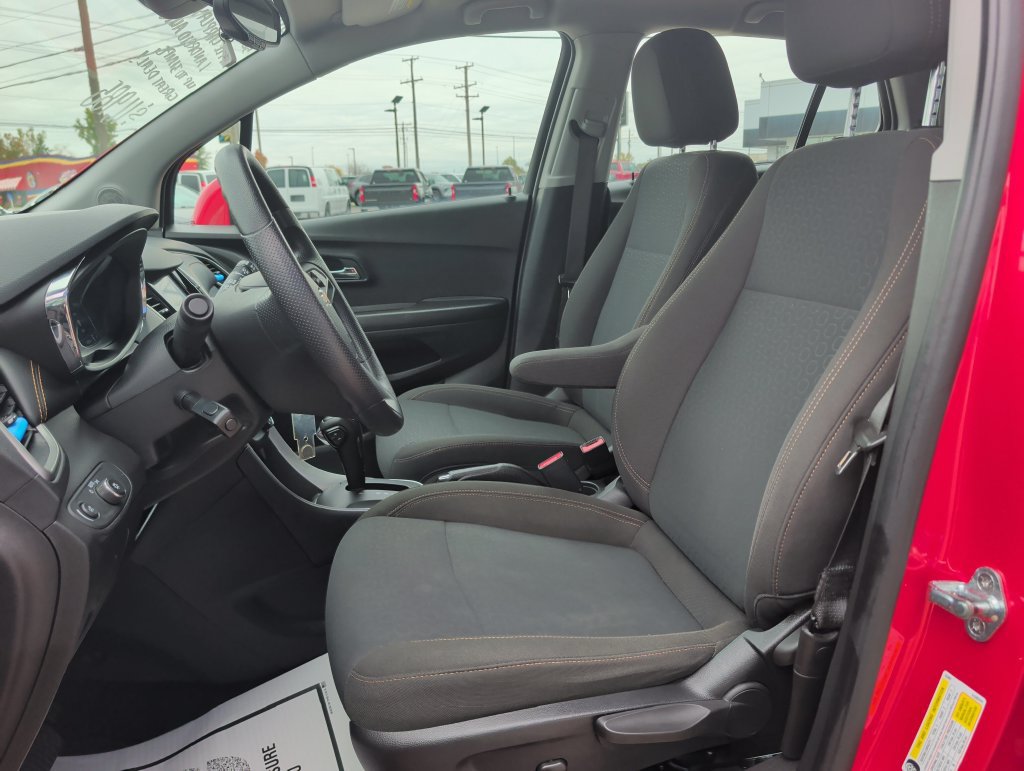 Used 2020 Chevrolet Trax LS FWD image 7