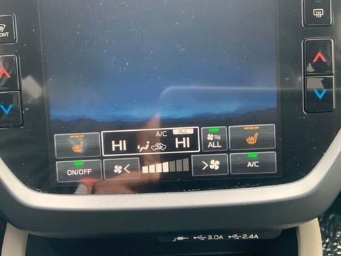 Certified 2025 Subaru Forester Limited image 28