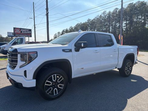 Used 2025 GMC Sierra 1500 AT4 w/ AT4 Preferred Package AWD/4WD image 1