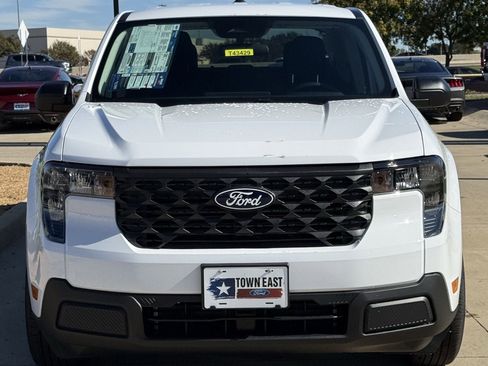 New 2025 Ford Maverick XL image 38