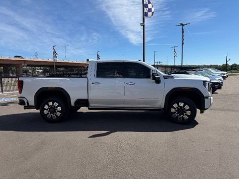 Used 2025 GMC Sierra 2500 Denali w/ Denali Reserve Package AWD/4WD image 23