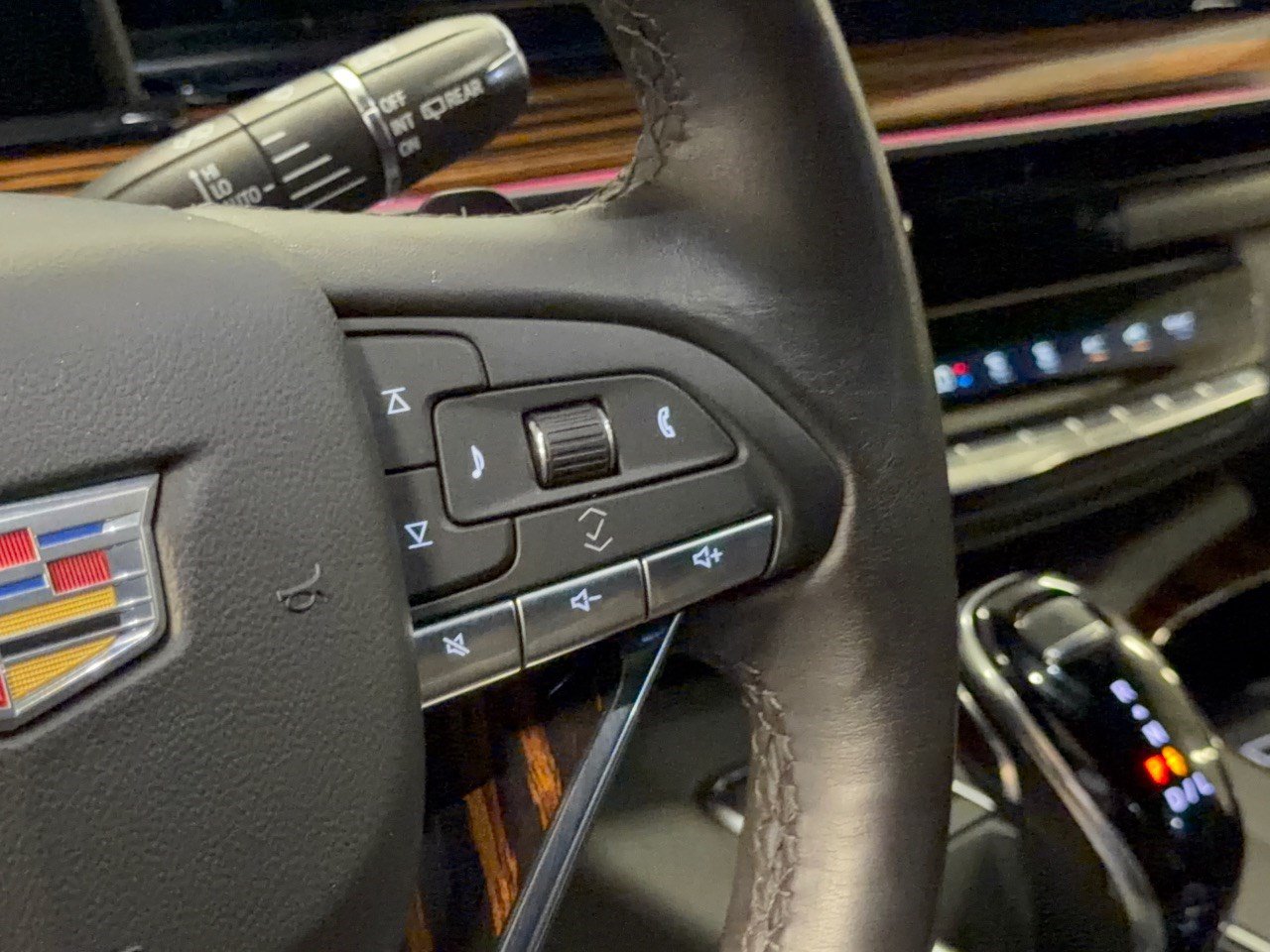 Certified 2023 Cadillac Escalade Premium Luxury w/ Performance Package AWD/4WD image 19