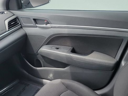 Used 2020 Hyundai Elantra Value Edition w/ Winter Weather Package FWD image 13