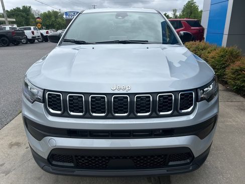 New 2025 Jeep Compass Sport image 4