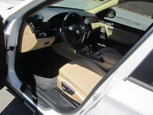 Used 2017 BMW X3 xDrive28i image 17