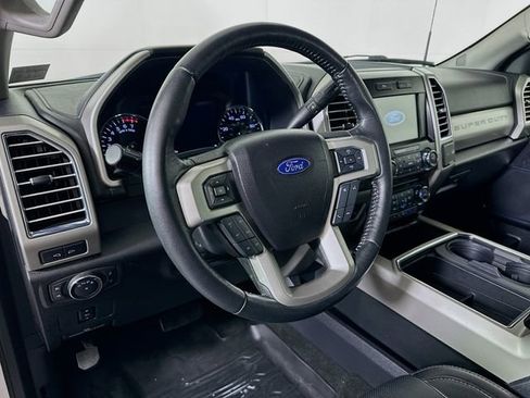 Used 2017 Ford F250 Lariat w/ Chrome Package image 9