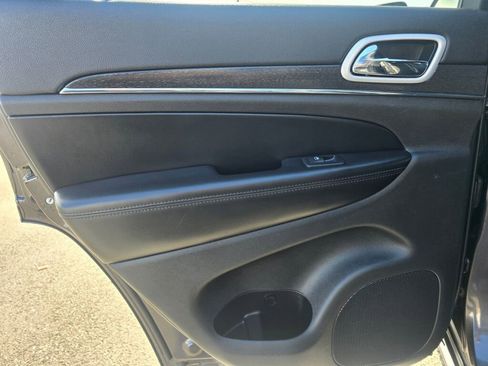 Used 2018 Jeep Grand Cherokee Limited AWD/4WD image 20